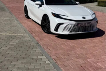 Toyota Camry, 2.5 լ, հիբրիդ, 2025 թ.